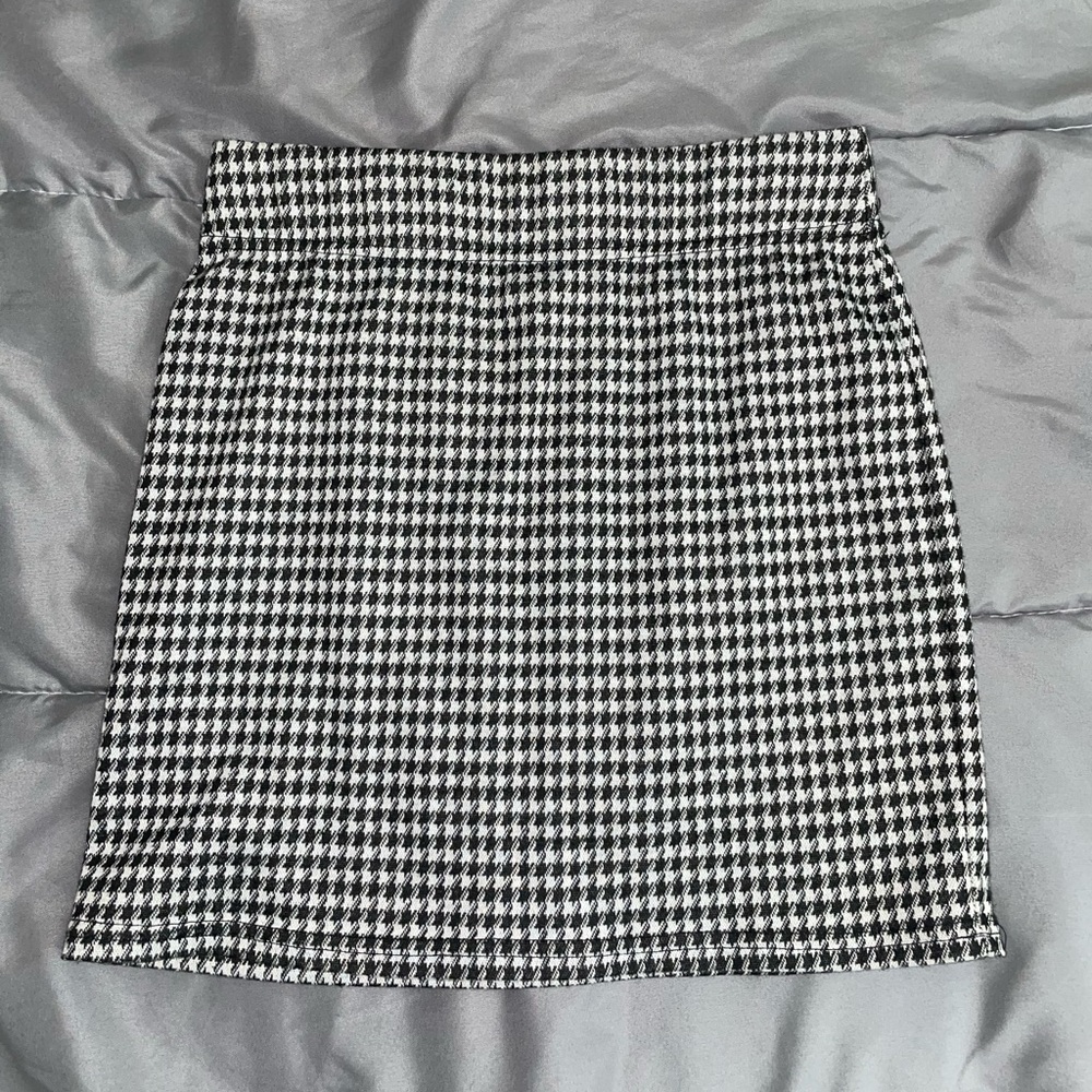 ReVamped, small black and white patterned skirt
